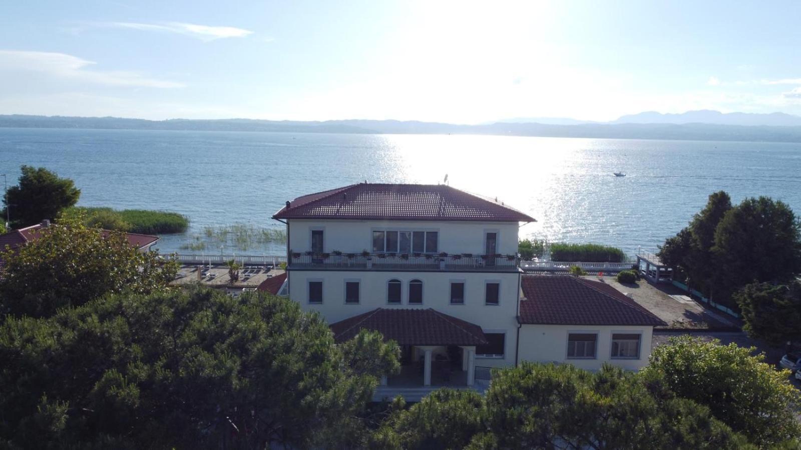 Hotel Villa Trieste Sirmione Eksteriør billede