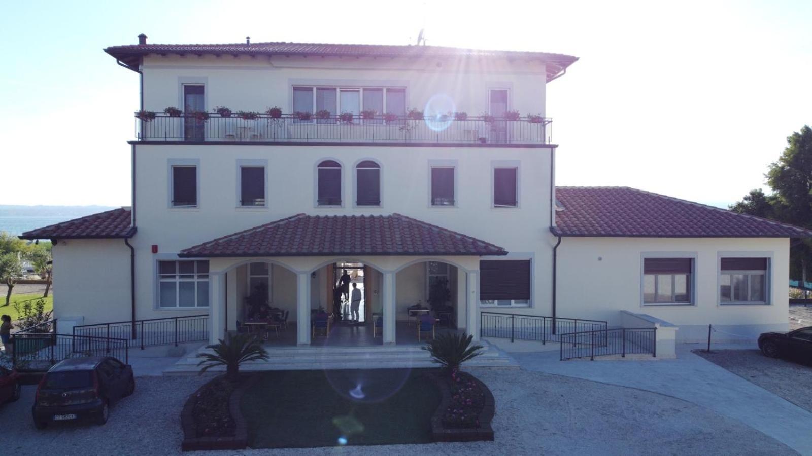 Hotel Villa Trieste Sirmione Eksteriør billede